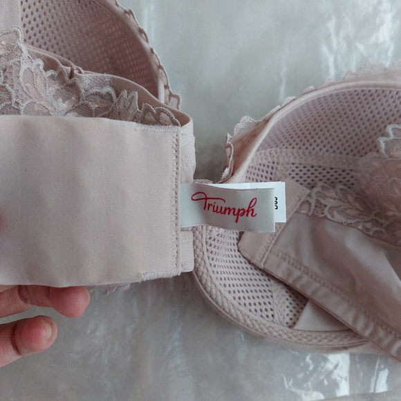 NWOT Triumph Double Layer Wing Bra Floral Lace - Picture 11 of 12